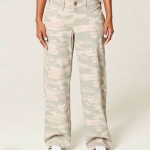 Women’s Hollister Low-Rise Y2K Camouflage Baggy Jeans